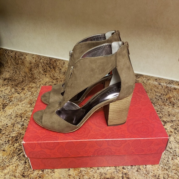 Carlos Santana Shoes - Carlos Jury Zip Block Heel Sandals Sz. 9.5